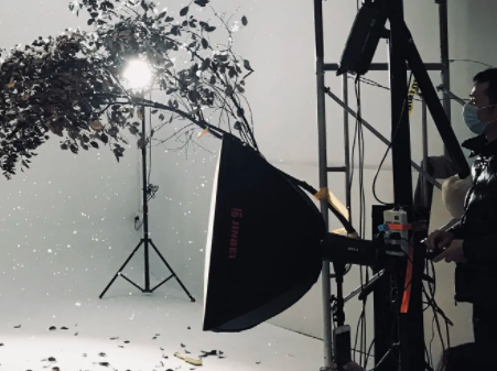 央视广告代理介绍人物专题广告的常见模式